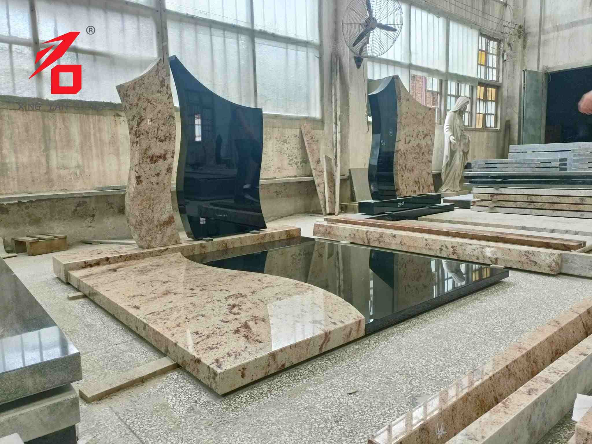 Австралиски уметнички скулпторски надгробен споменик