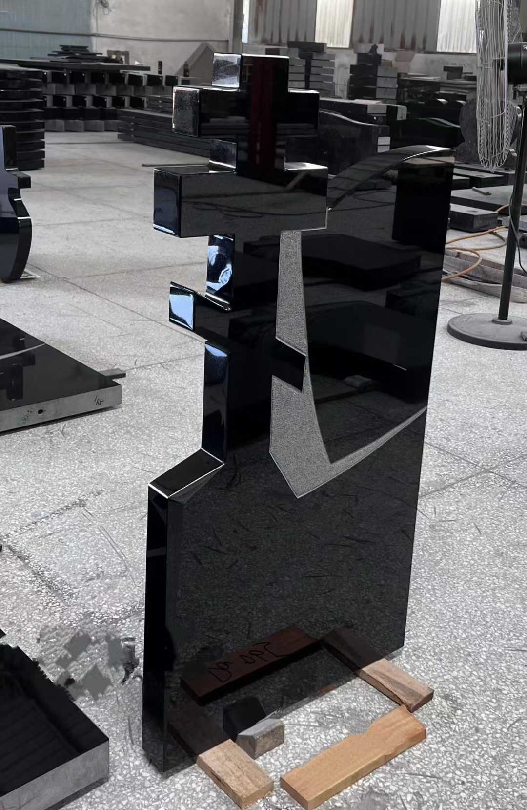 Ксинјан Креативна геометриска црна надгробна плоча