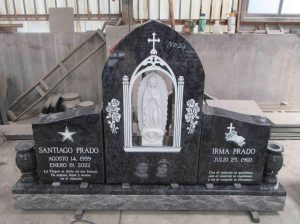 Ксинјан го прилагодил религиозниот камен во западен стил